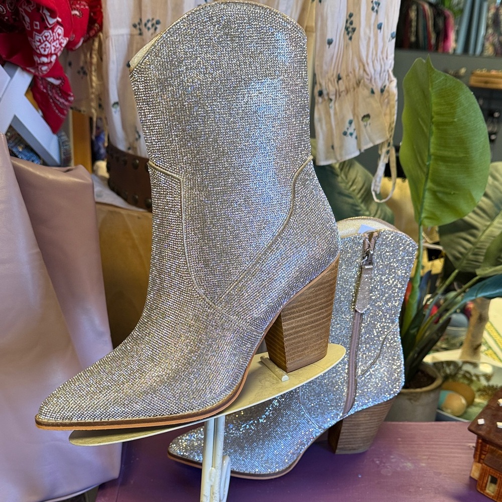 HEY GIRL BY CORKYS WOMEN'S SELFIE FASHION BOOTIES